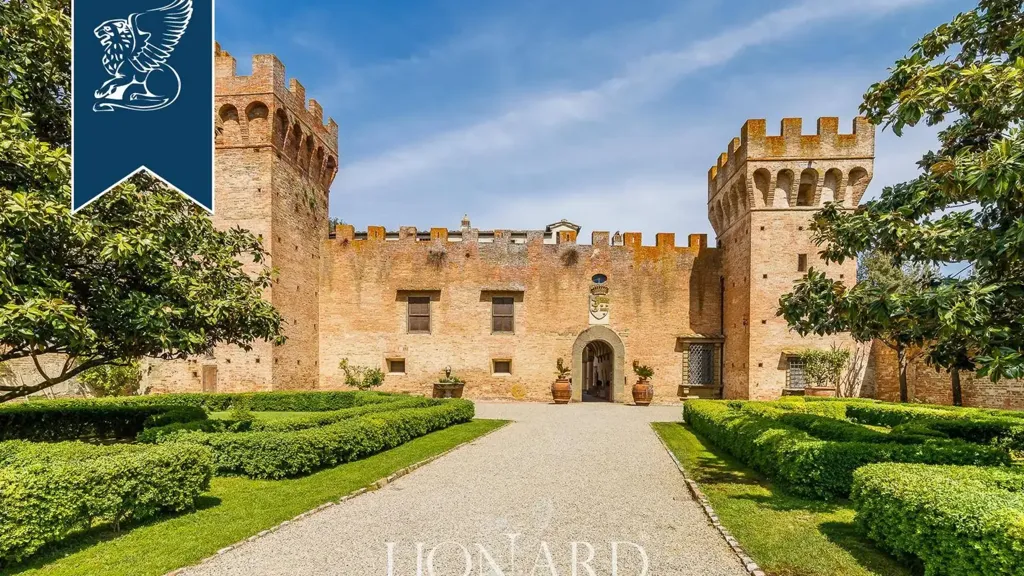 Jardin - Historic Castle with Vineyards near Florence