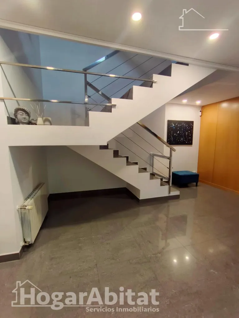 Toad - Spacious Corner House with Terraces in Alginet