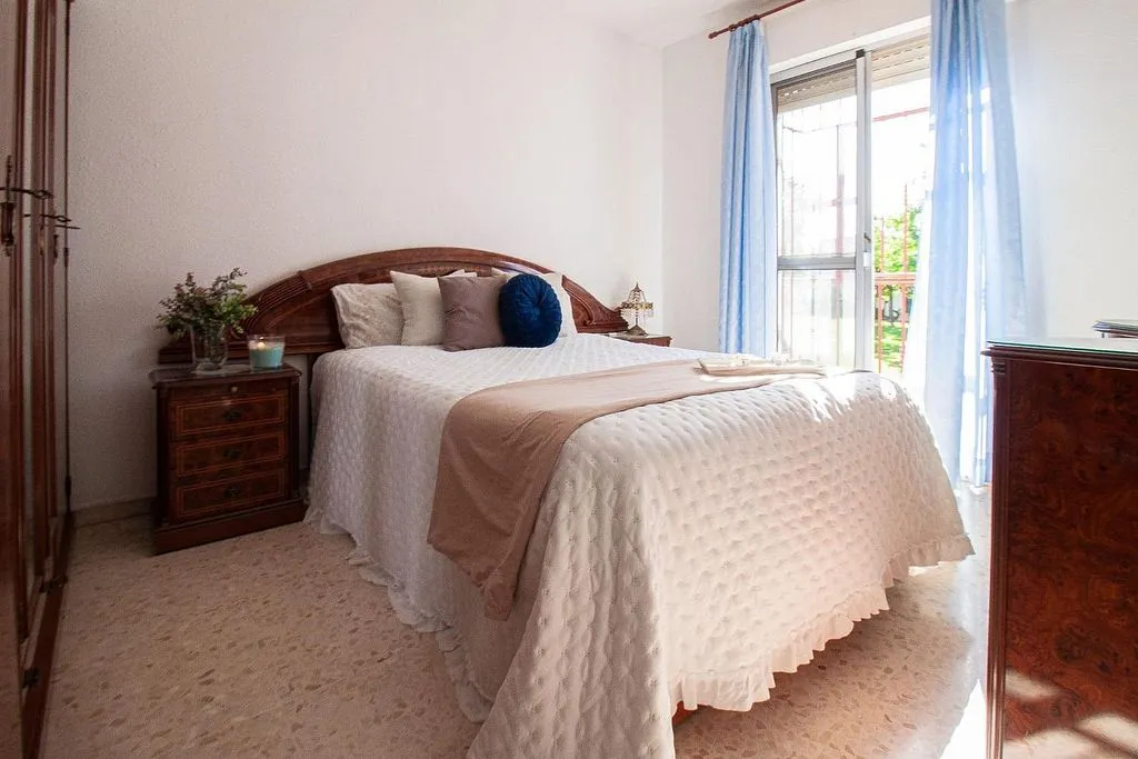 Bedrooms - Chalet with Air Conditioning in La Rinconada