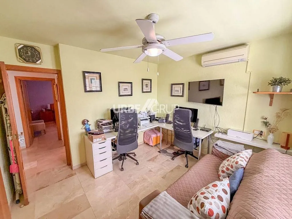 Bureau - Luxury House with Pool in Castellbisbal