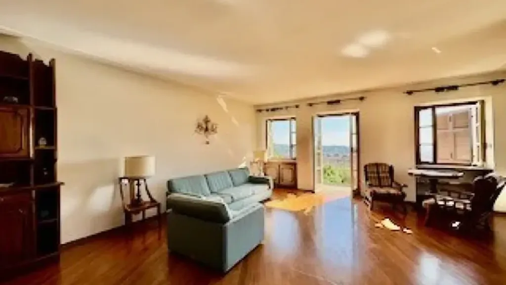 Soggiorno - Apartment with Balcony in Biella Historic Centre