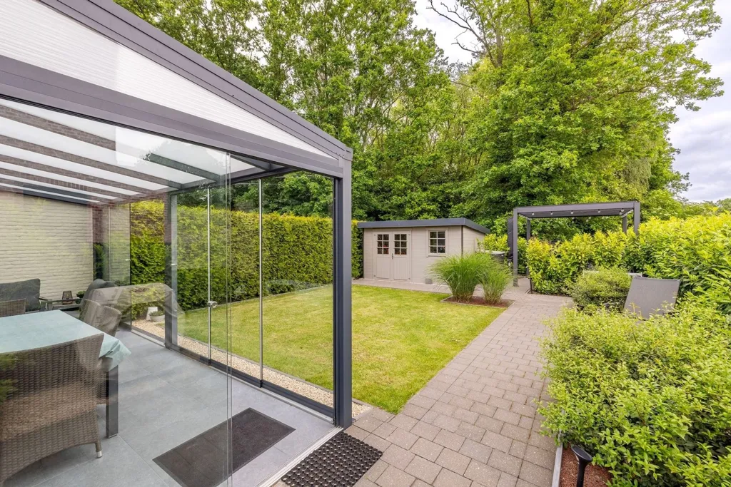 Terrasse - Energy-Efficient House with Terrace in Itegem