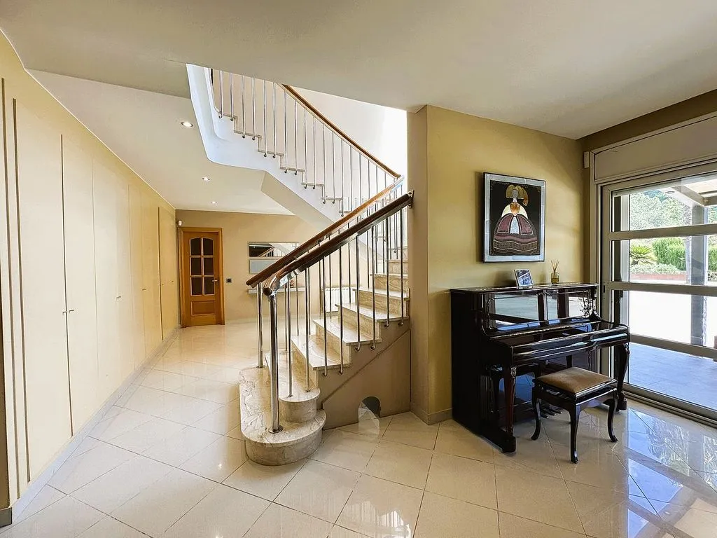 Pièces - Luxury House with Panoramic Views in Arenys de Munt