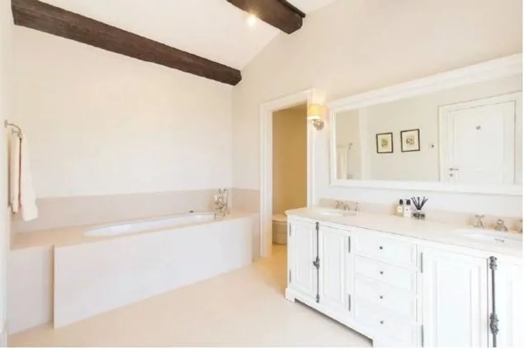 Salles de bain - Villa avec Vue Mer à Antibes