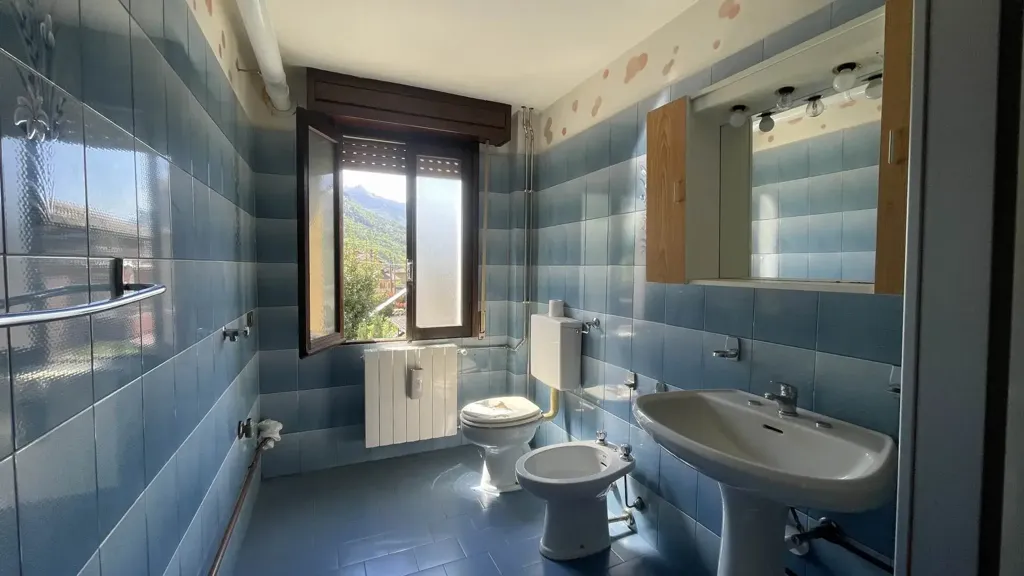 Salles de bain - Multi-Level House with Private Garden in Talamona
