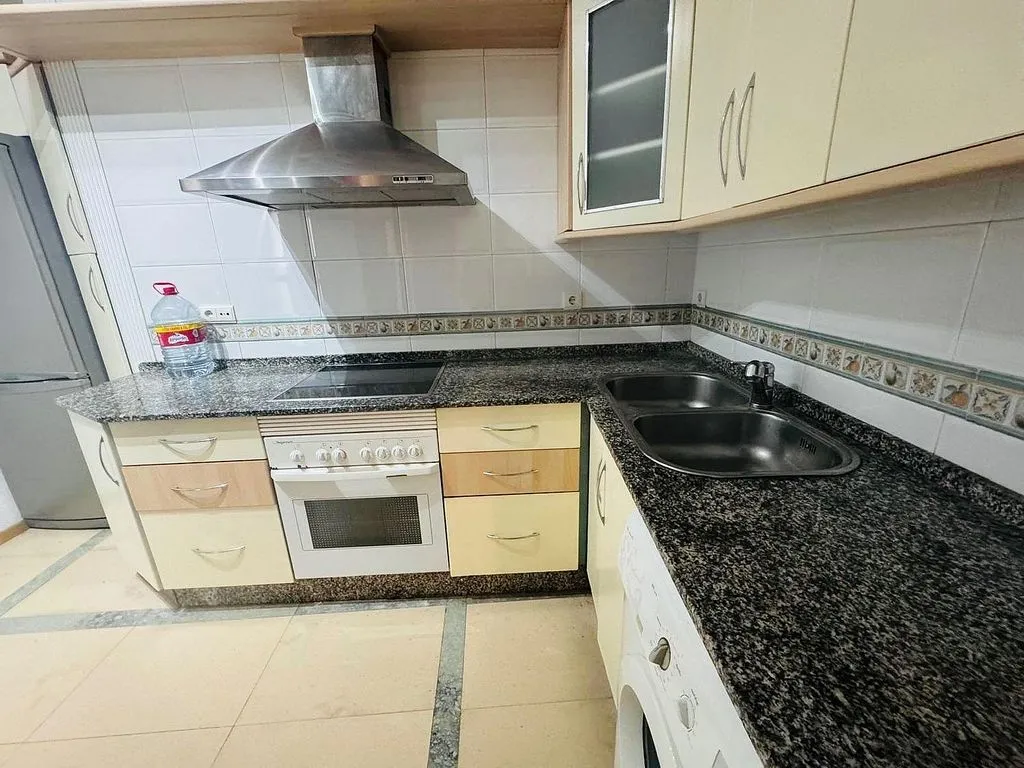 Köök - Bright Apartment with Balcony in Cádiz Centre