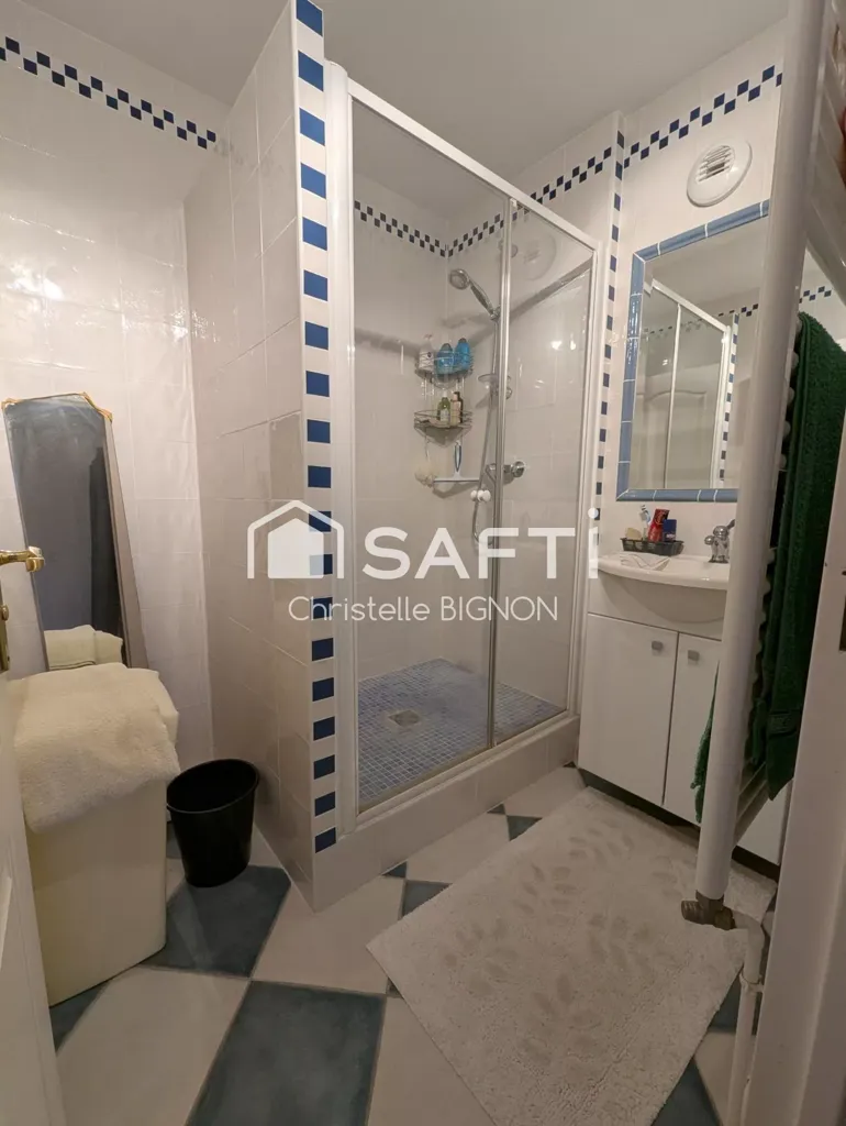 Vannitoad - Apartment with Balcony in Montataire