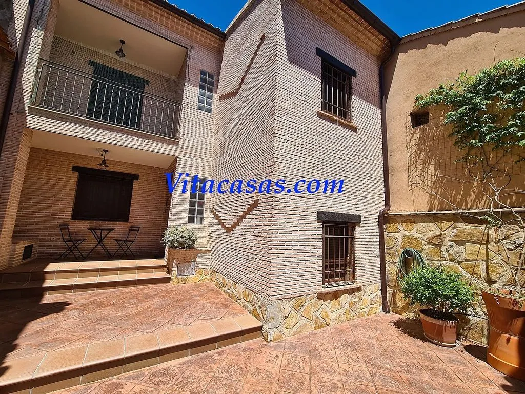 Aed - Rustic Chalet with Pool in Robledillo de Mohernando