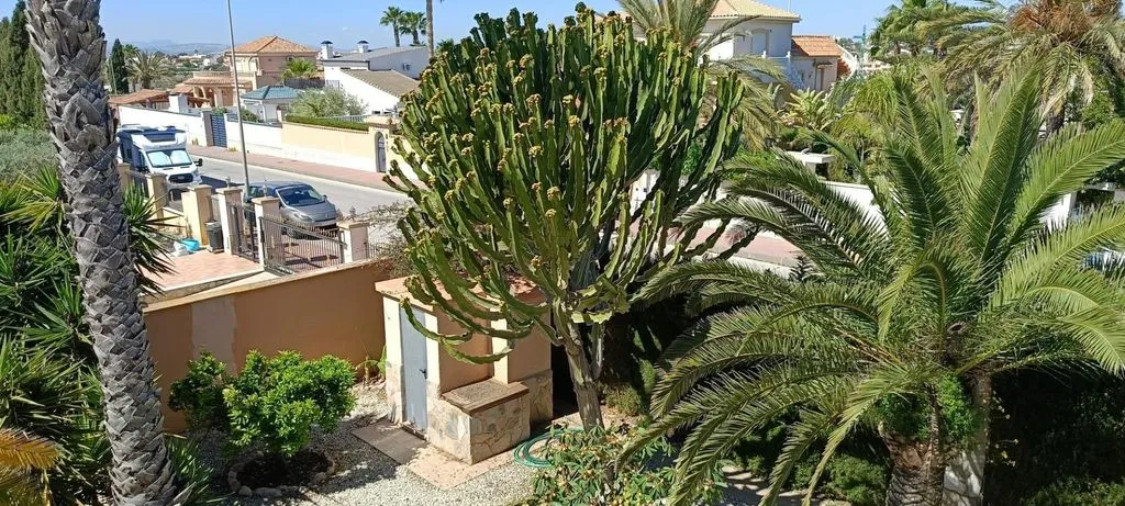 Jardin - Luxury Villa with Sea View in La Marina