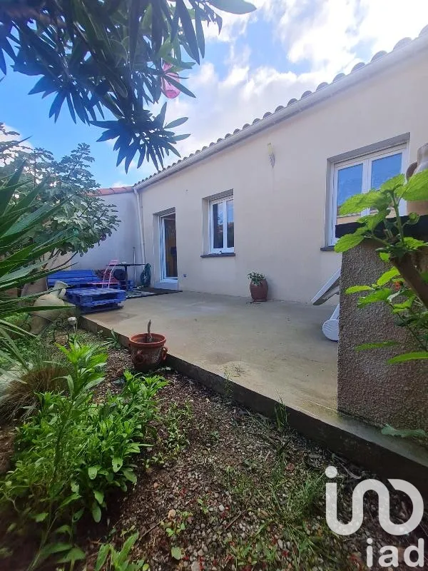 Terrasse - Maison de 3 Pièces avec Terrasses à Ortaffa