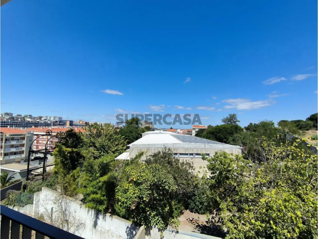 Balcon - New Development Apartment with Terrace in Almada