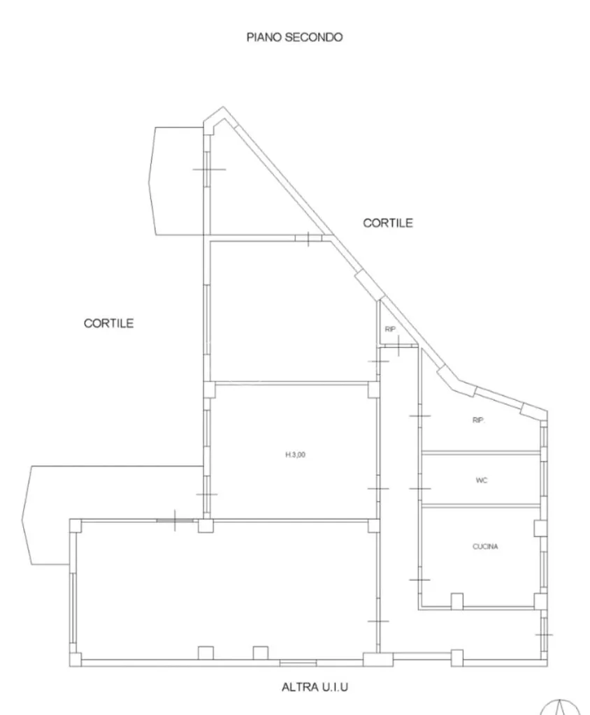 Plaan - Central Triplex with Balconies in Messina