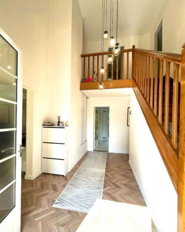 Entrée - Maison Rénovée avec Terrasse à Noyon