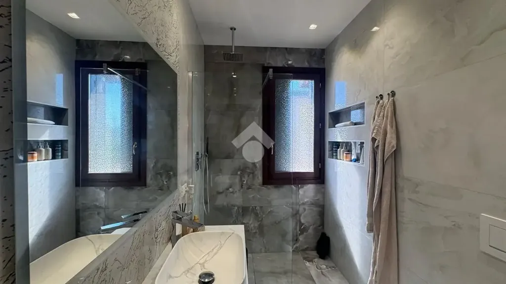 Vannitoad - Modernised Apartment with Balcony in Campegine