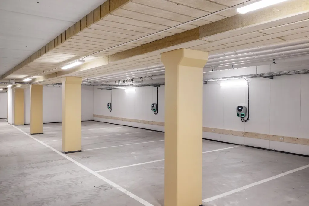 Garaaž - Efficient Two-Bedroom with Balcony in Nacka