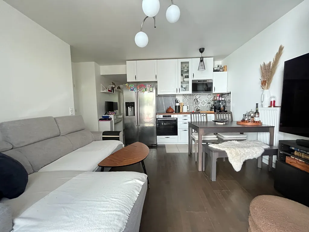 Séjour - Appartement en Rez-de-Jardin avec Jardin à Suresnes