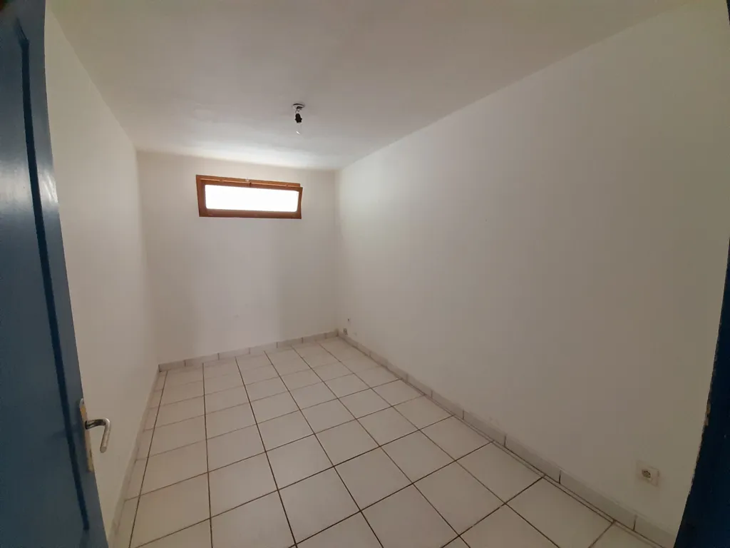 Pièces - Appartement lumineux avec cave au cœur de Die