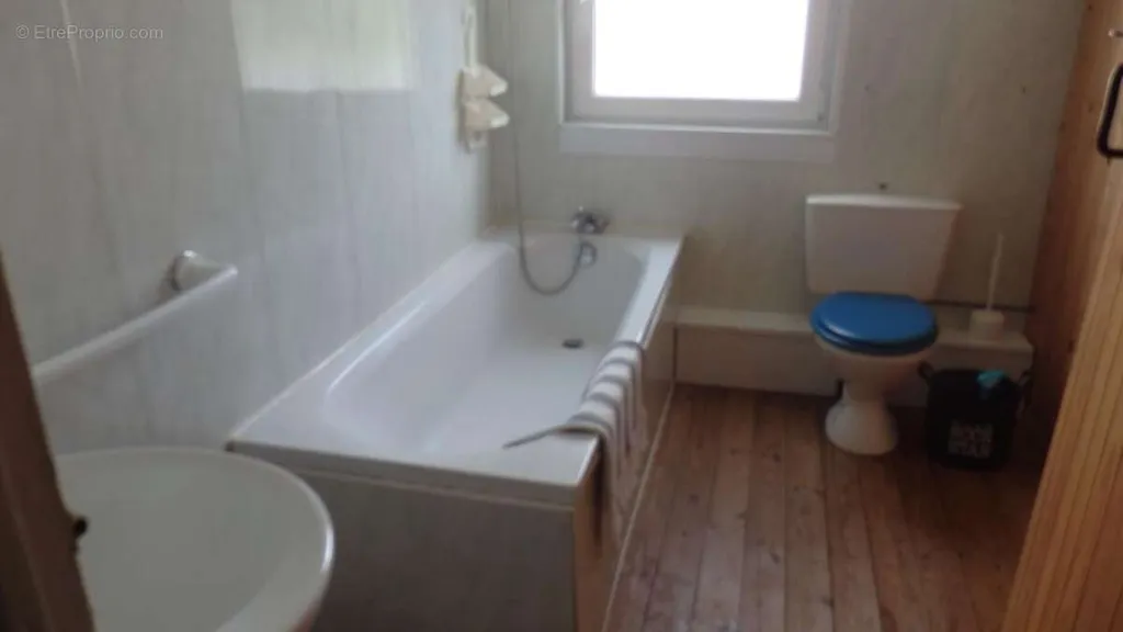 Salles de bain - Maison au Calme avec Terrasse à Pontrieux