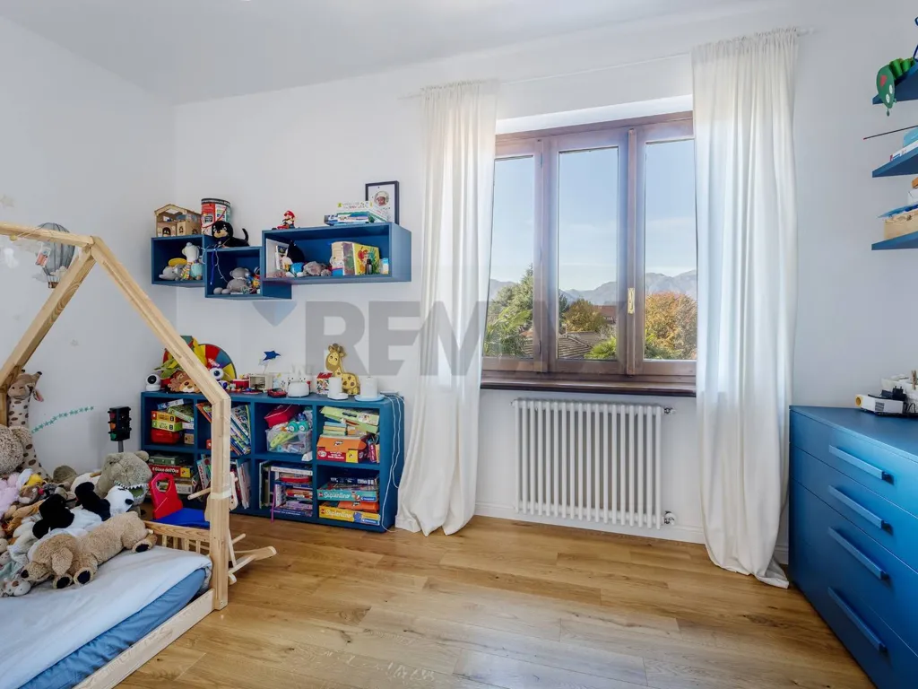 Chambres - Modern Penthouse with Lake View in Verbania