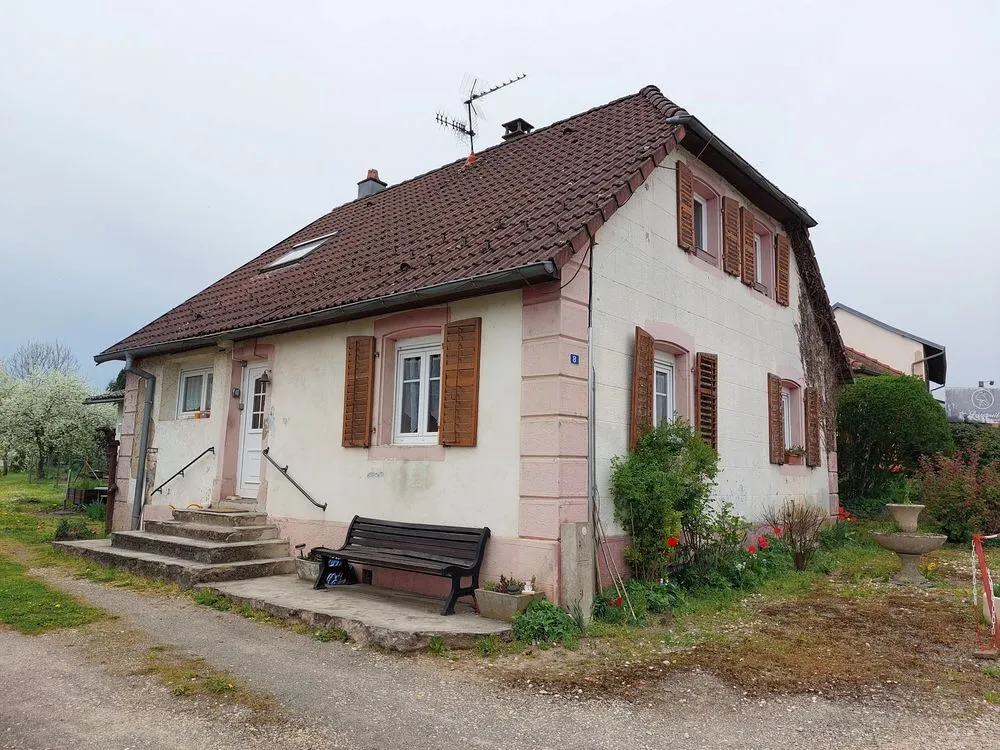 Extérieur - Maison de 5 Pièces avec Jardin à Méroux