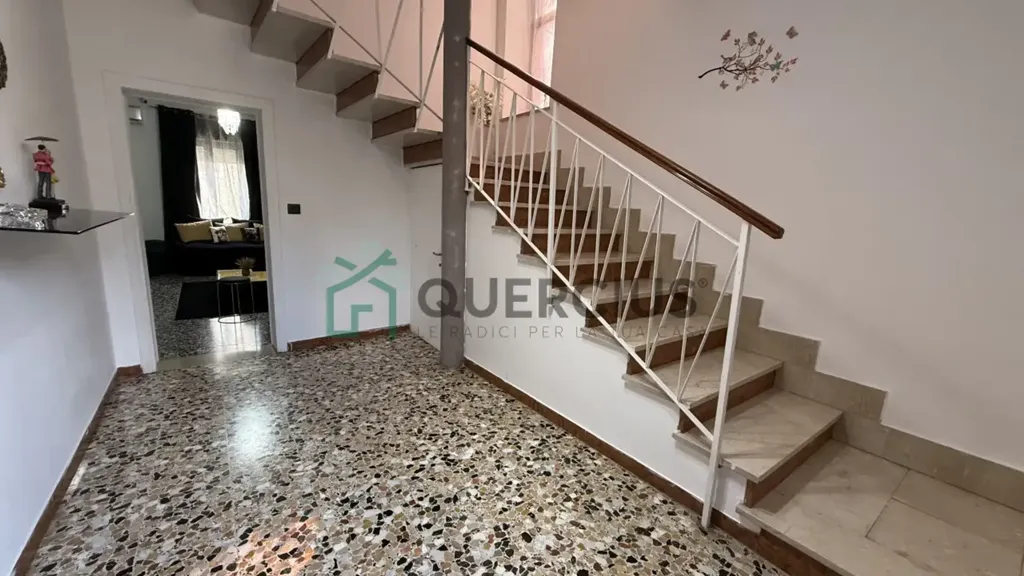 Stanze - Rear-Adjoining House with Balcony in Monteforte d'Alpone