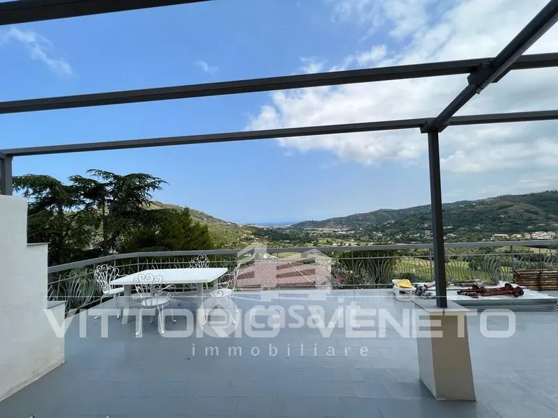 Terrass - Apartment with Sea View in Laureana Cilento