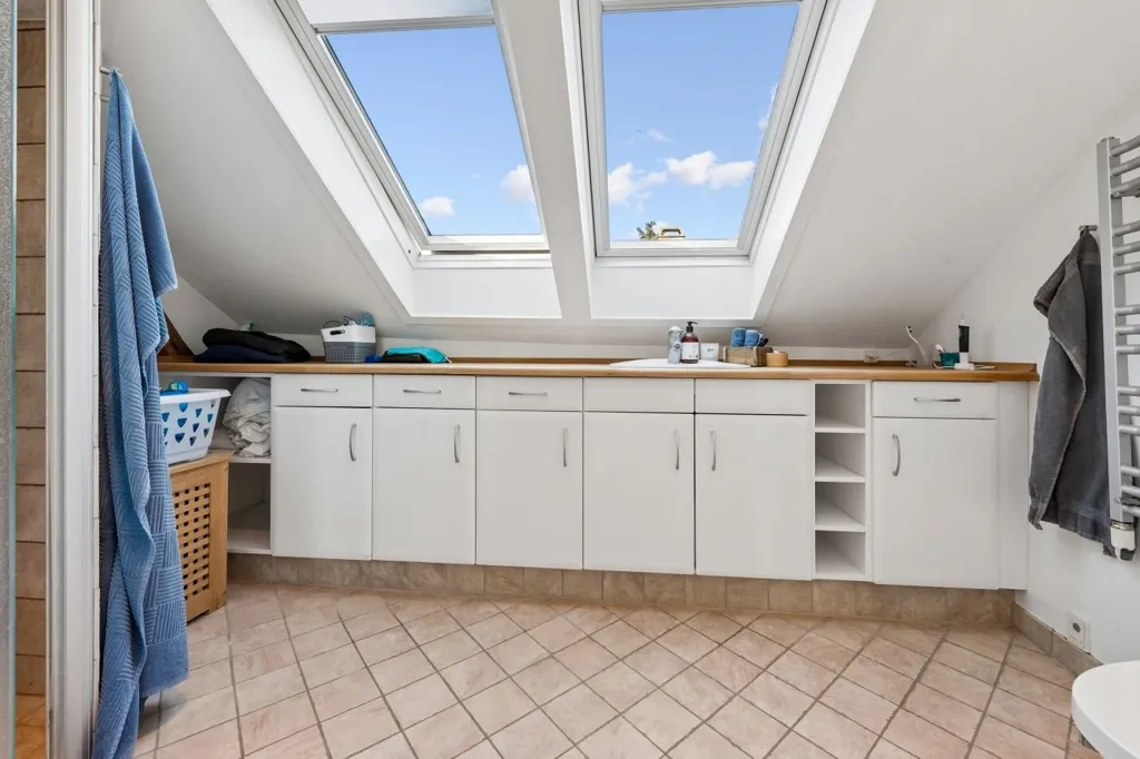Salles de bain - Bright Apartment with Balcony in Frederiksberg