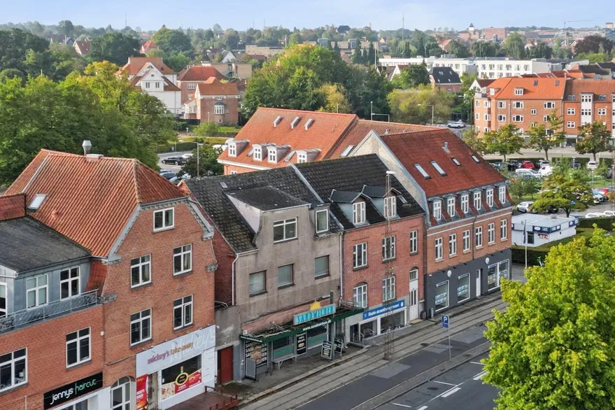 Õhuvaade - Multi-Unit Property with Central Location in Viby