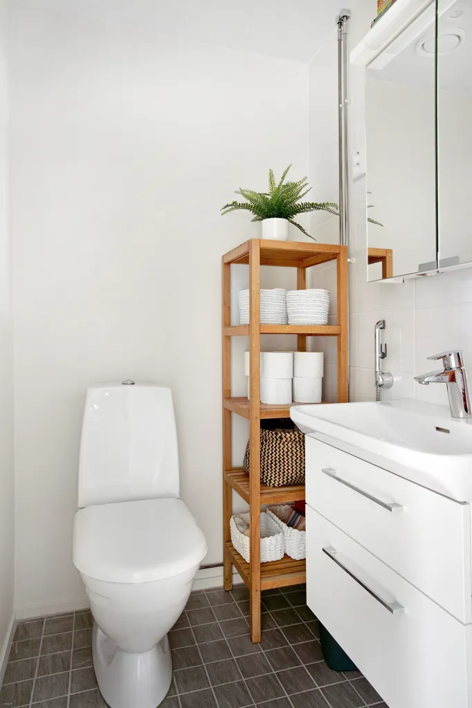 Salles de bain - Modern Apartment with Sauna in Kaivoksela, Vantaa