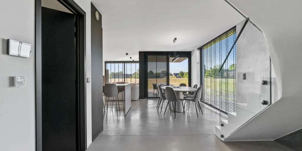 Salle à manger - Maison Moderne avec Espace de Travail à Genk