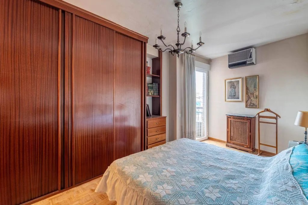 Magamistoad - Luxury Flat with Balcony in Gran Capitán, Granada