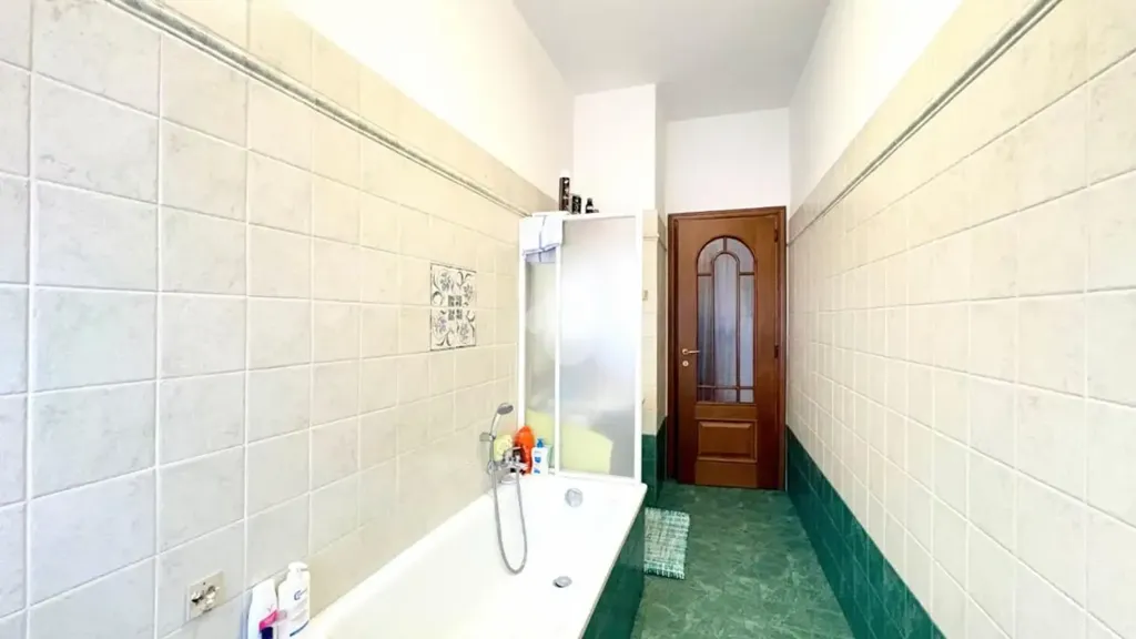 Vannitoad - Apartment with Balcony and Terrace in La Loggia