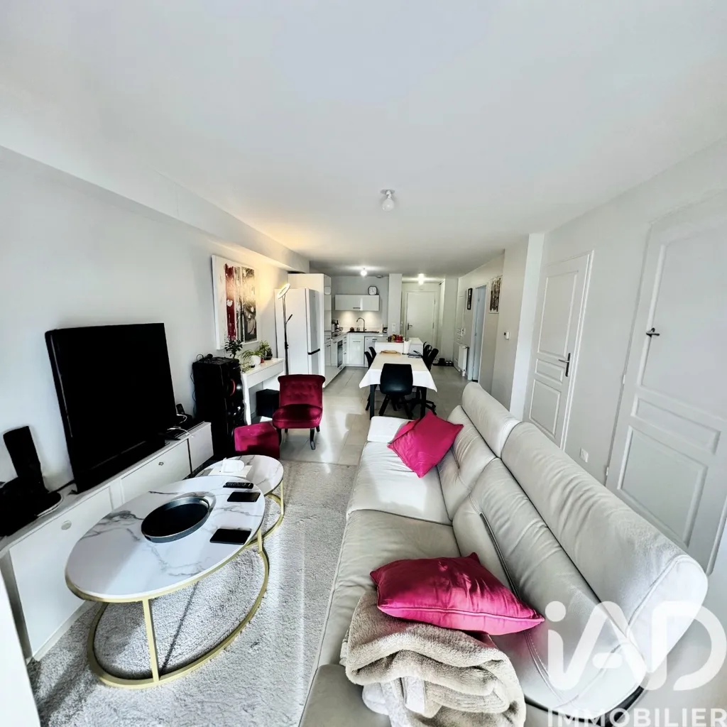 Soggiorno - Ground-Floor Apartment with Garden in Cannes-Écluse