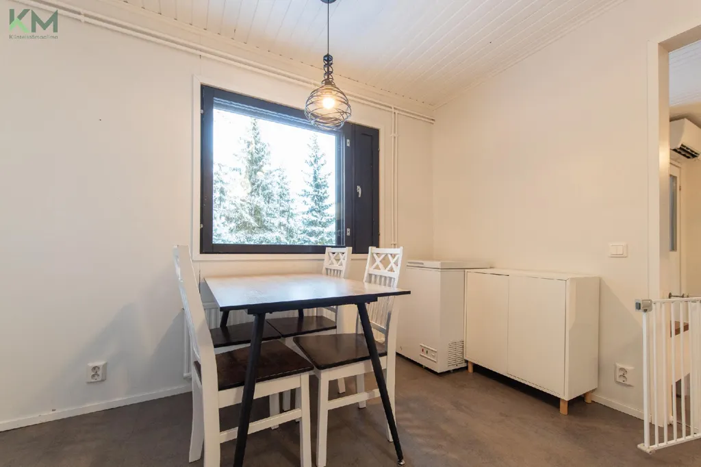 Söögituba - Detached House with Garden in Nopankylä
