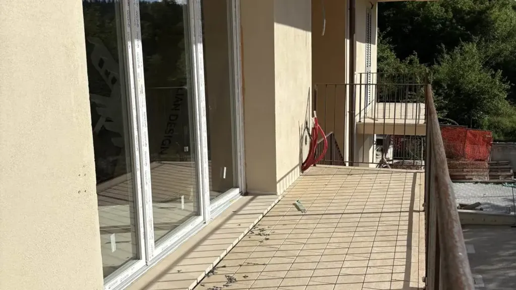 Rõdu - Modern Apartment with Terrazzo in Reggello