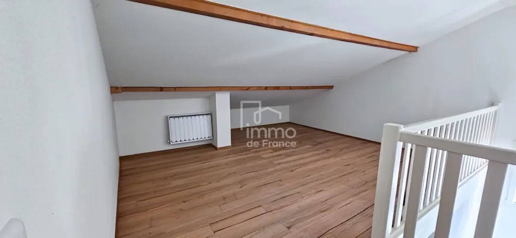 Pièces - Appartement Duplex avec Balcon à Gex