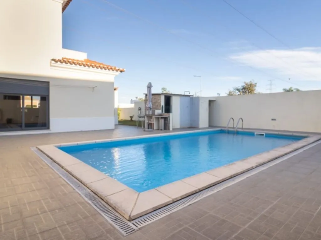 Bassein - Luxury House with Pool in Setúbal