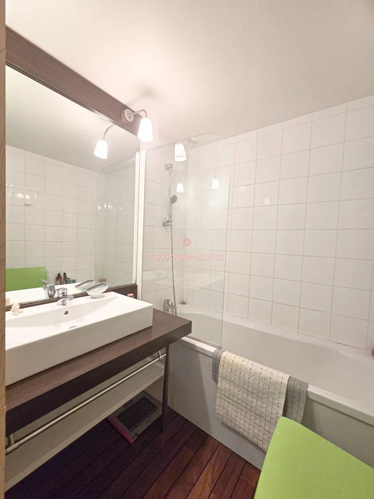 Bathrooms - Apartment with Pool in Chaveignes