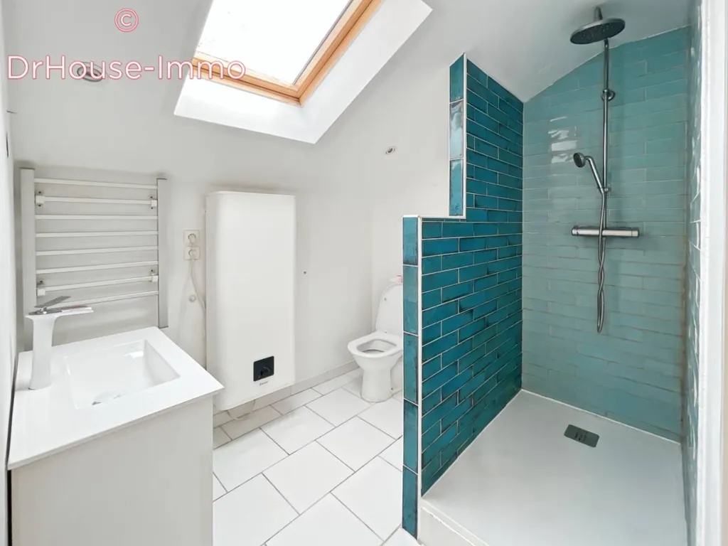 Vannitoad - Bright 3-Piece Apartment in Bayonne