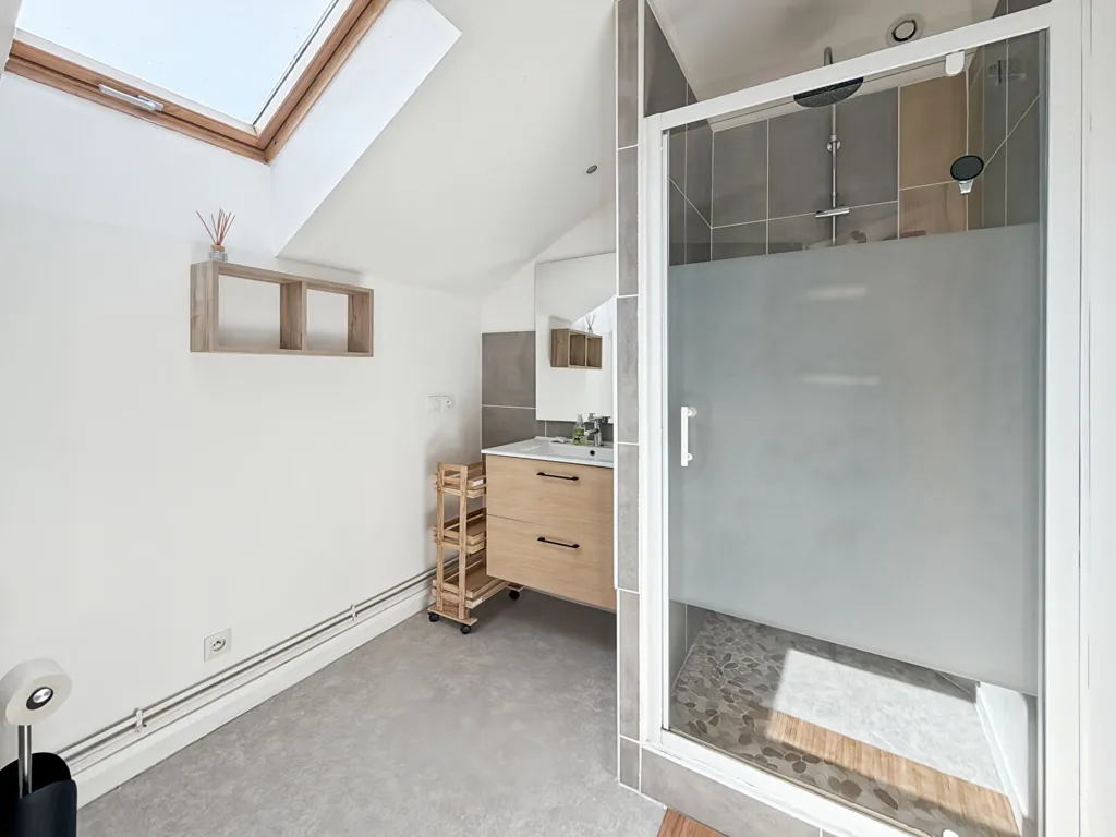 Vannitoad - Bright Apartment with Dressing Room in Bonsecours Centre