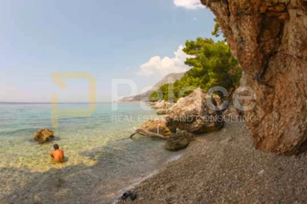Boutique Hotel with Seafront in Mala Duba