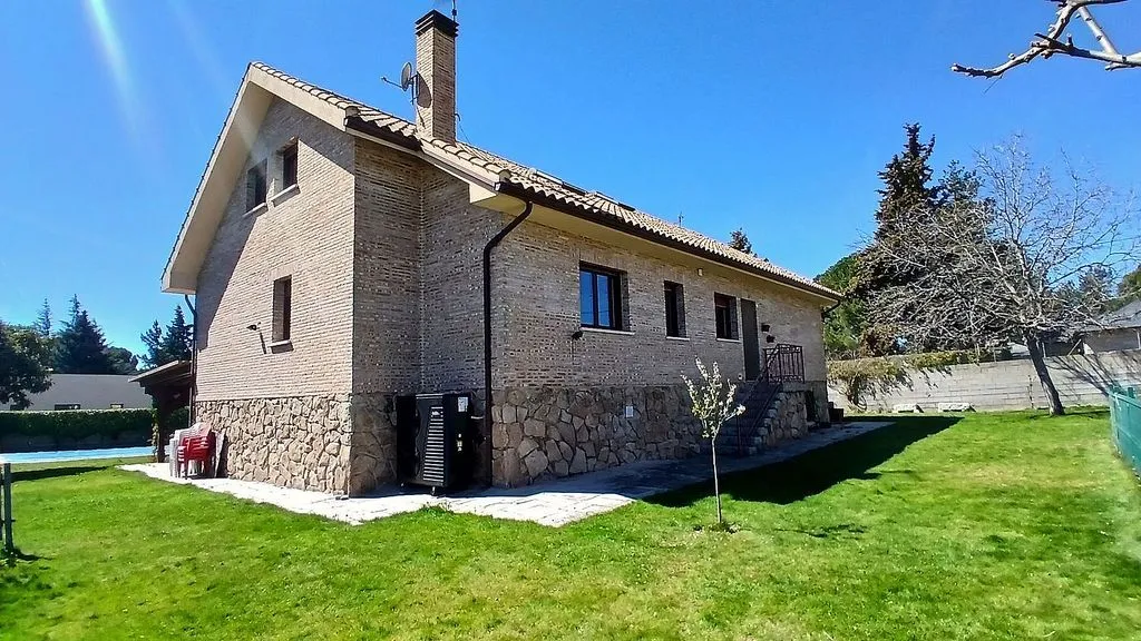 Extérieur - Chalet with Pool and Terrace in Guadarrama