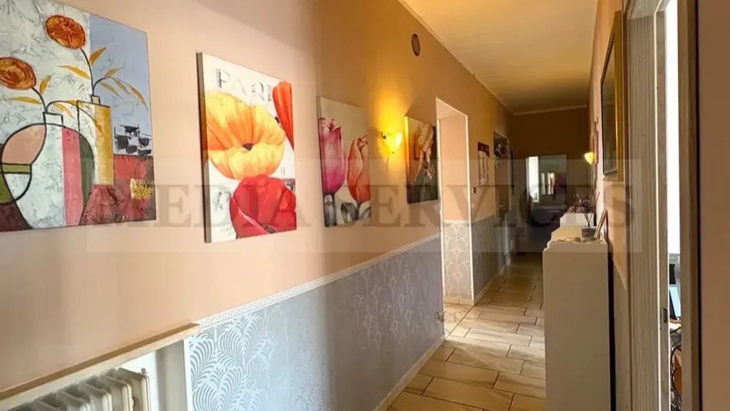 Entrée - Independent House with Dual Use in Mede