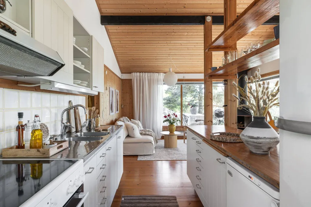 Cuisine - Villa with Sea View in Sönnerbergen