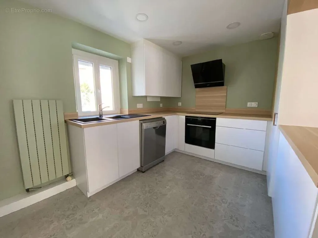 Kitchen - Charming Townhouse near Vichy