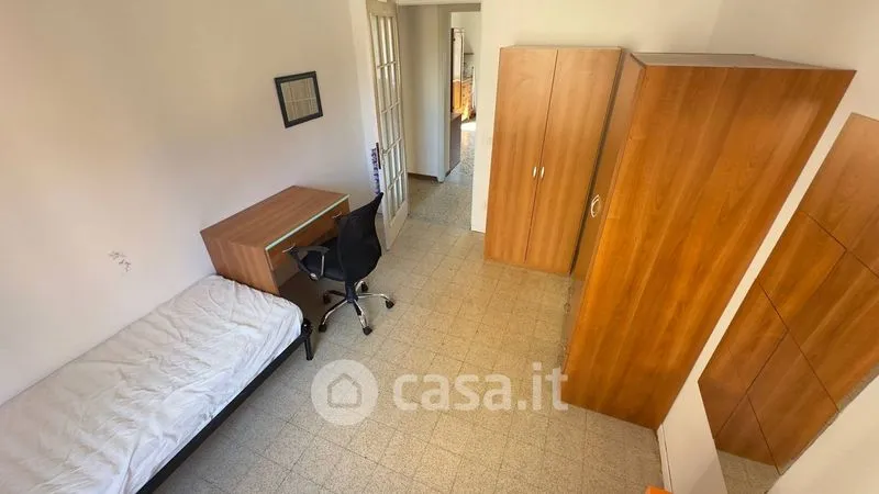 Chambres - Four-Bedroom Apartment with High Ceilings in Parma