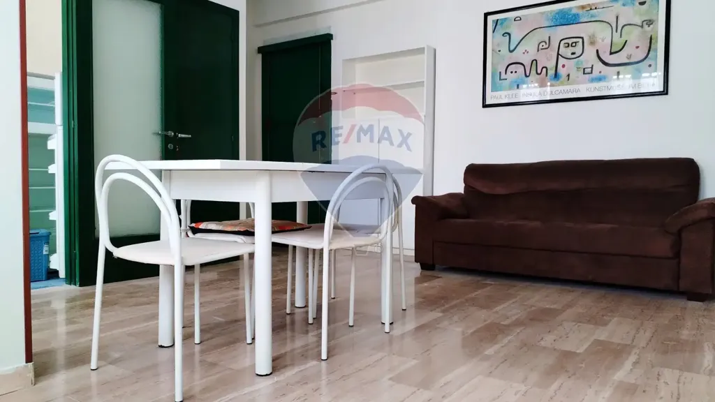 Elutuba - 3-Room Apartment with Terrace in Ancona