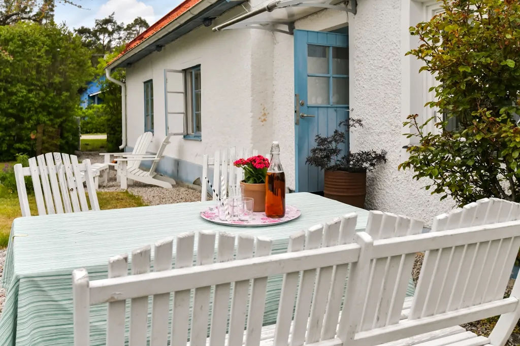 Terrass - Charming Gotland House with History in Othem