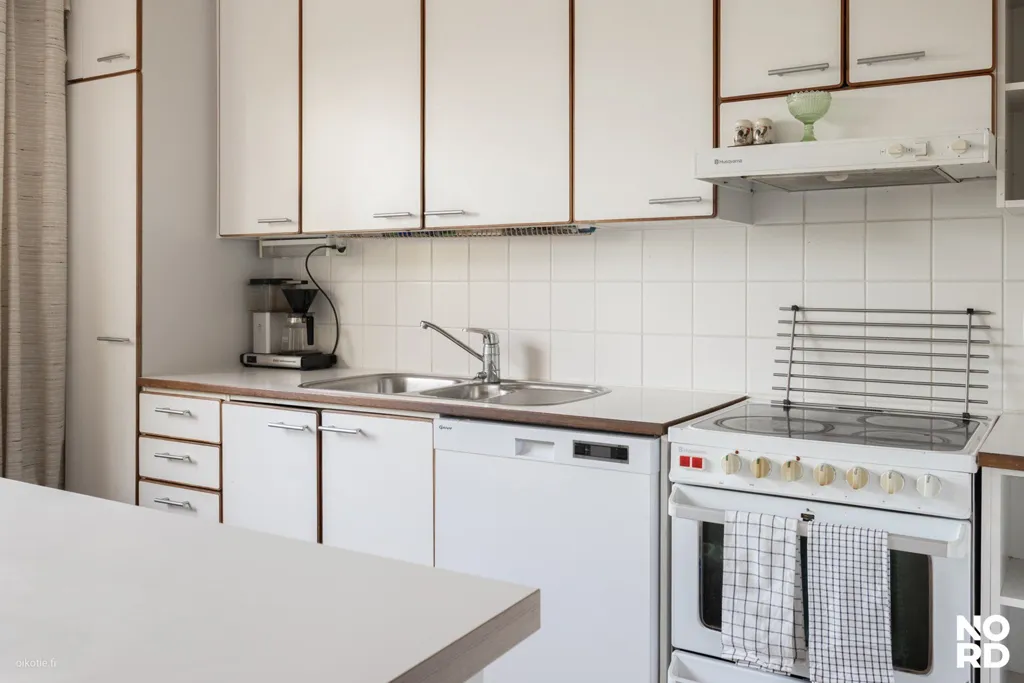 Cuisine - Terraced House with Sauna in Tuomarila, Espoo