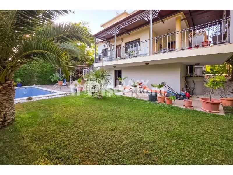 Pool - Chalet with Pool in Baeza, Jaén